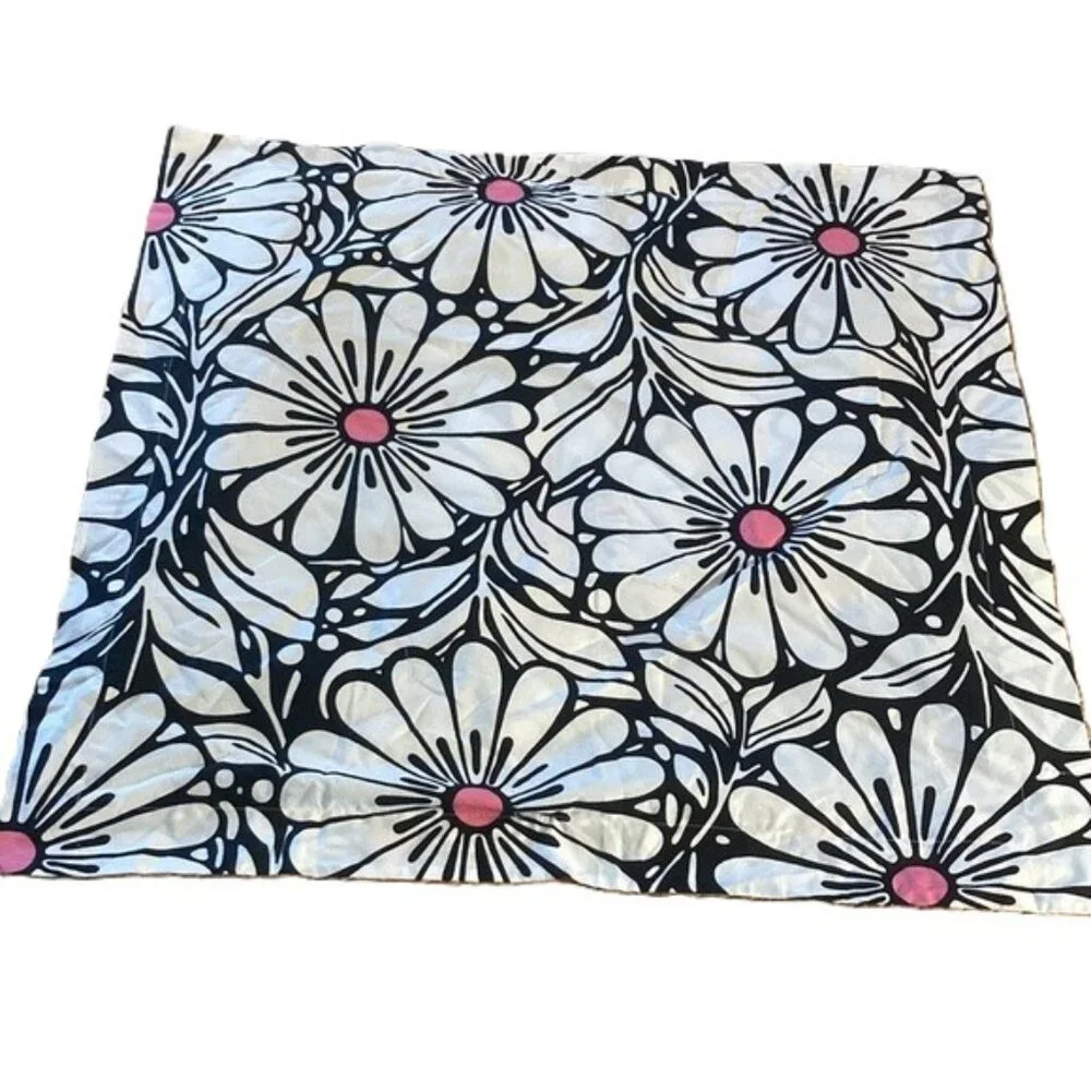 POTTERY BARN Teen Pillow Case Floral  Envelope Fold Over Closure Euro